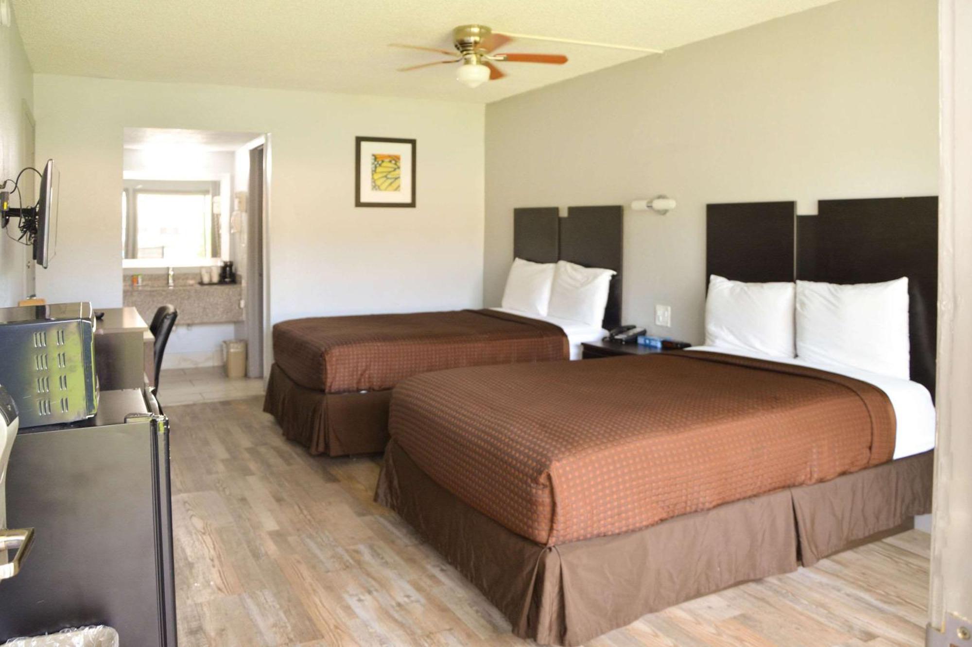 Rodeway Inn Sun City Center Экстерьер фото