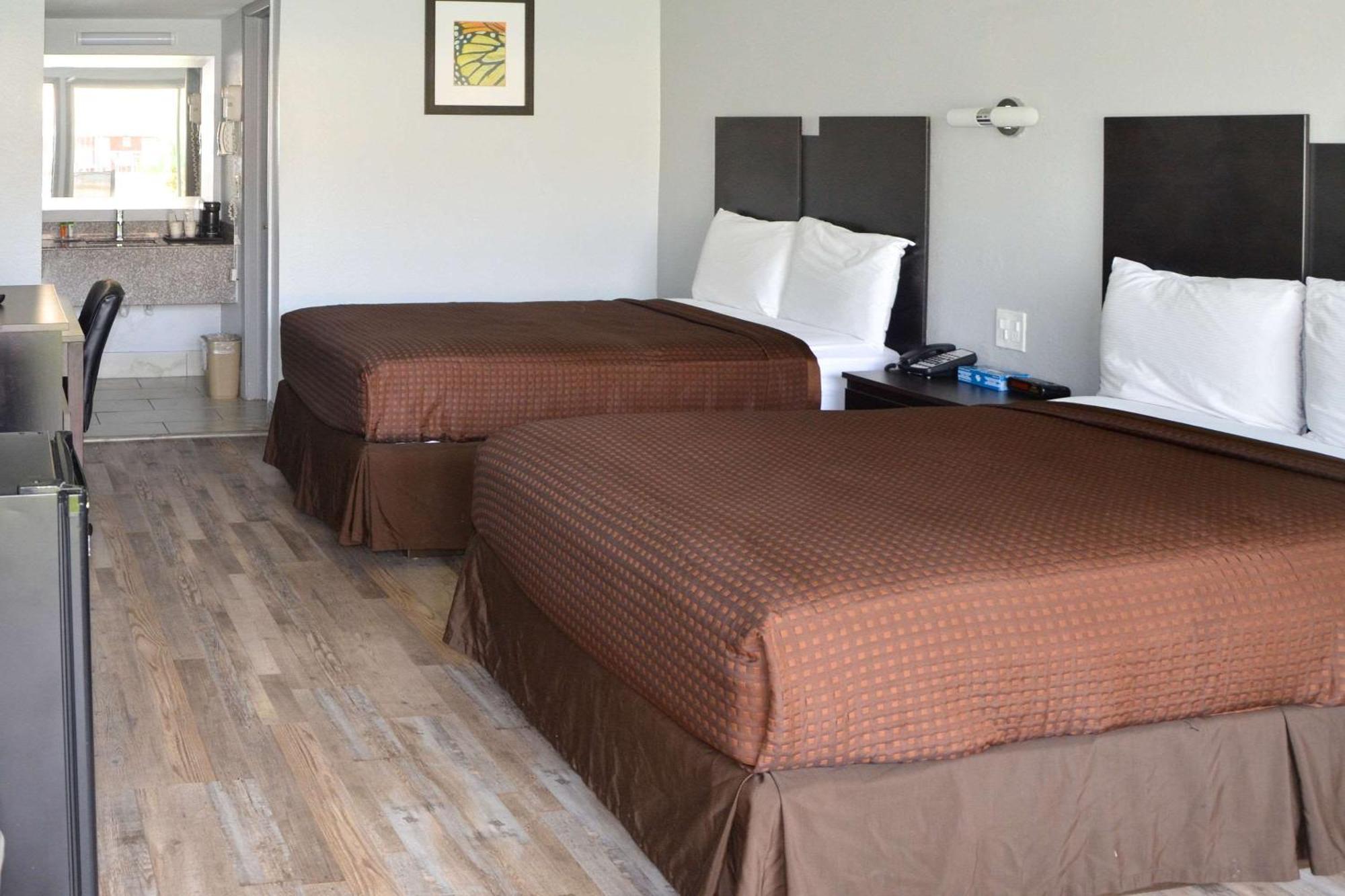 Rodeway Inn Sun City Center Экстерьер фото