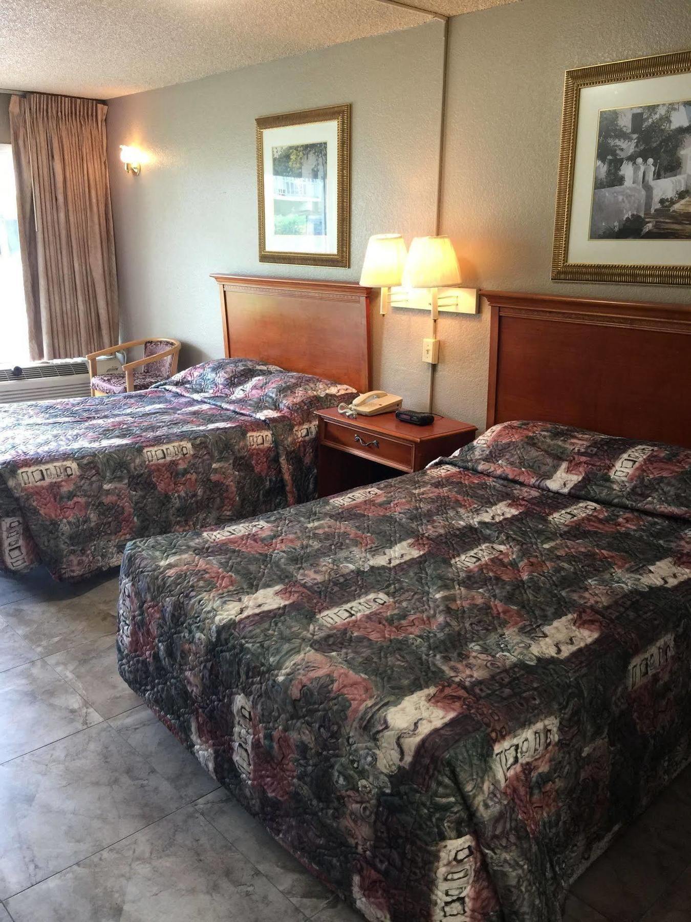 Rodeway Inn Sun City Center Экстерьер фото