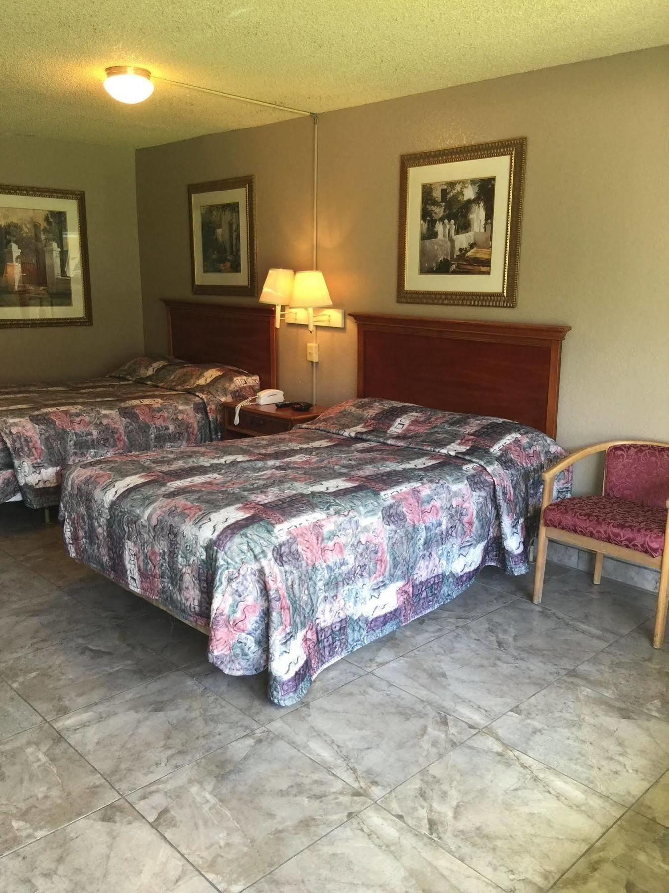 Rodeway Inn Sun City Center Экстерьер фото